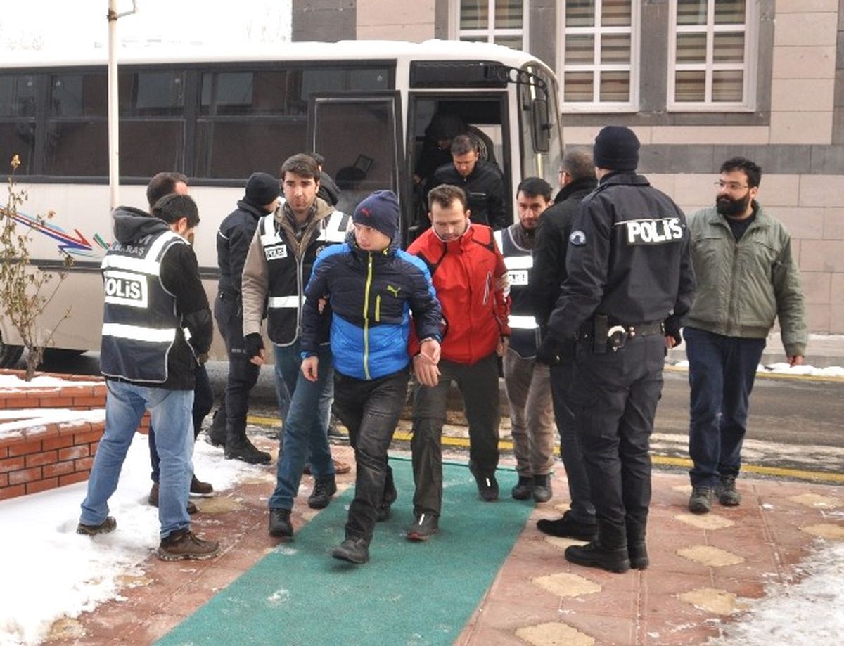 Fetö\'nün Askeri Okul Yapılanması Soruşturmasında 8 Kişi Tutuklandı