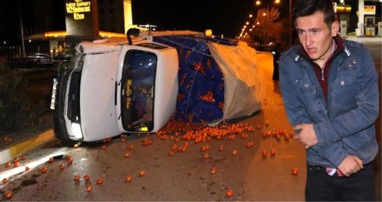Antalya\'da Seyir Halindeyken Hapşıran Sürücü Kamyoneti Devirdi