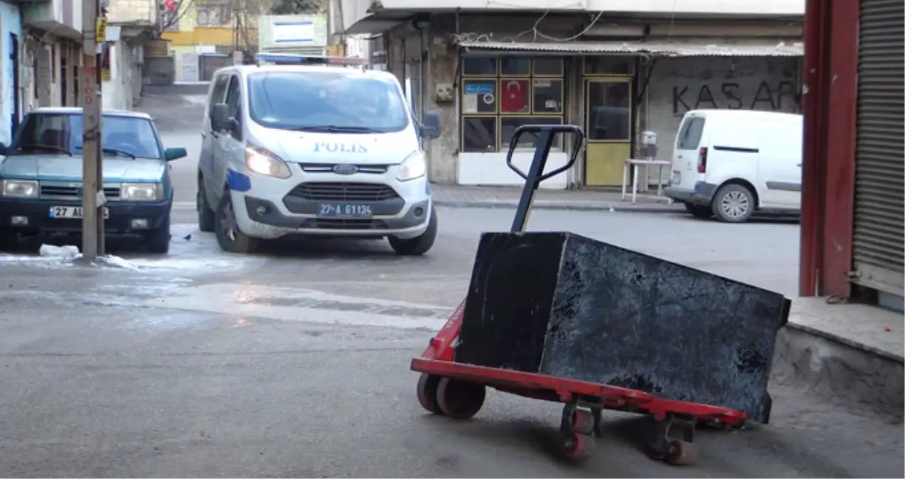 Çaldıkları Kasayı Taşıyamayan Hırsızlar, Sokak Ortasında Bırakıp Kaçtı