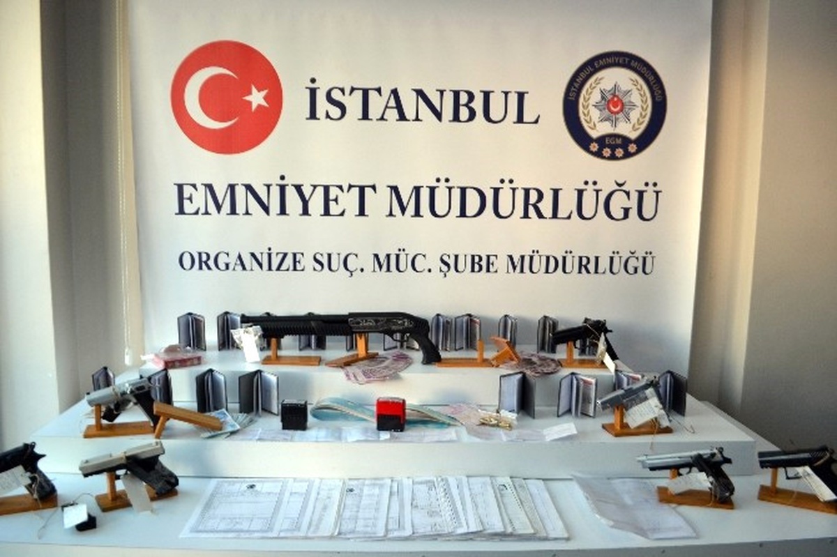 İstanbul\'da Gayrimenkul Şebekesine Operasyon: 16 Gözaltı