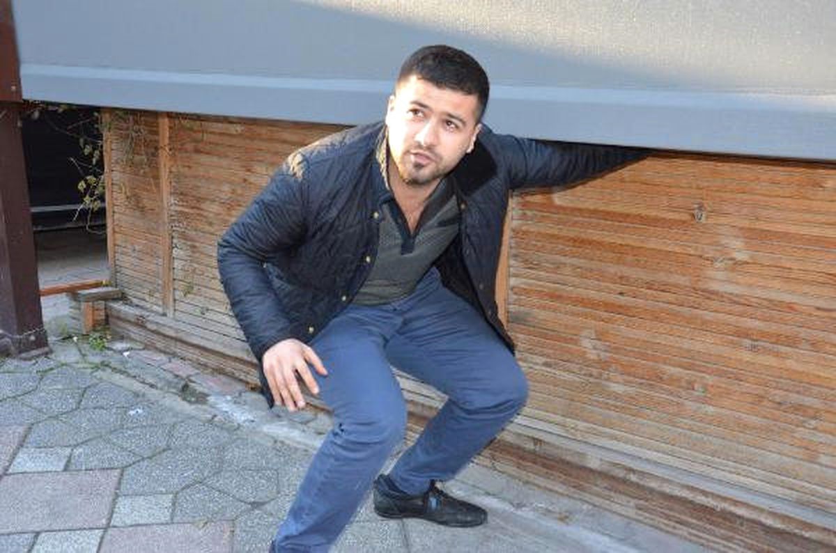 Kafeden Televizyon Hırsızlığı Kamerada