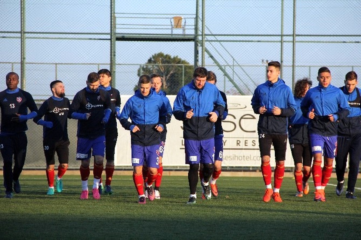 Karabükspor, Beşiktaş Hazırlıklarına Antalya\'da Başladı