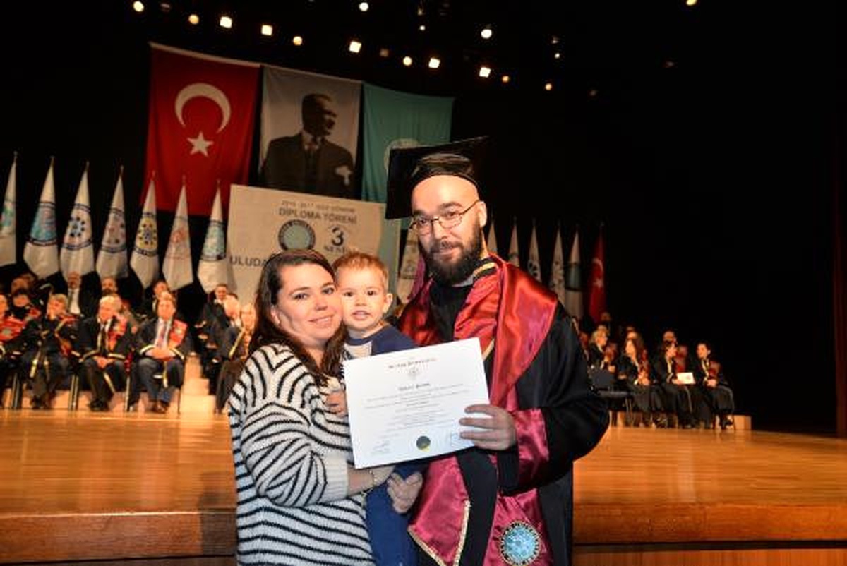 Kazanın Ayırdığı Üniversiteden 19 Sonra Mezun Oldu