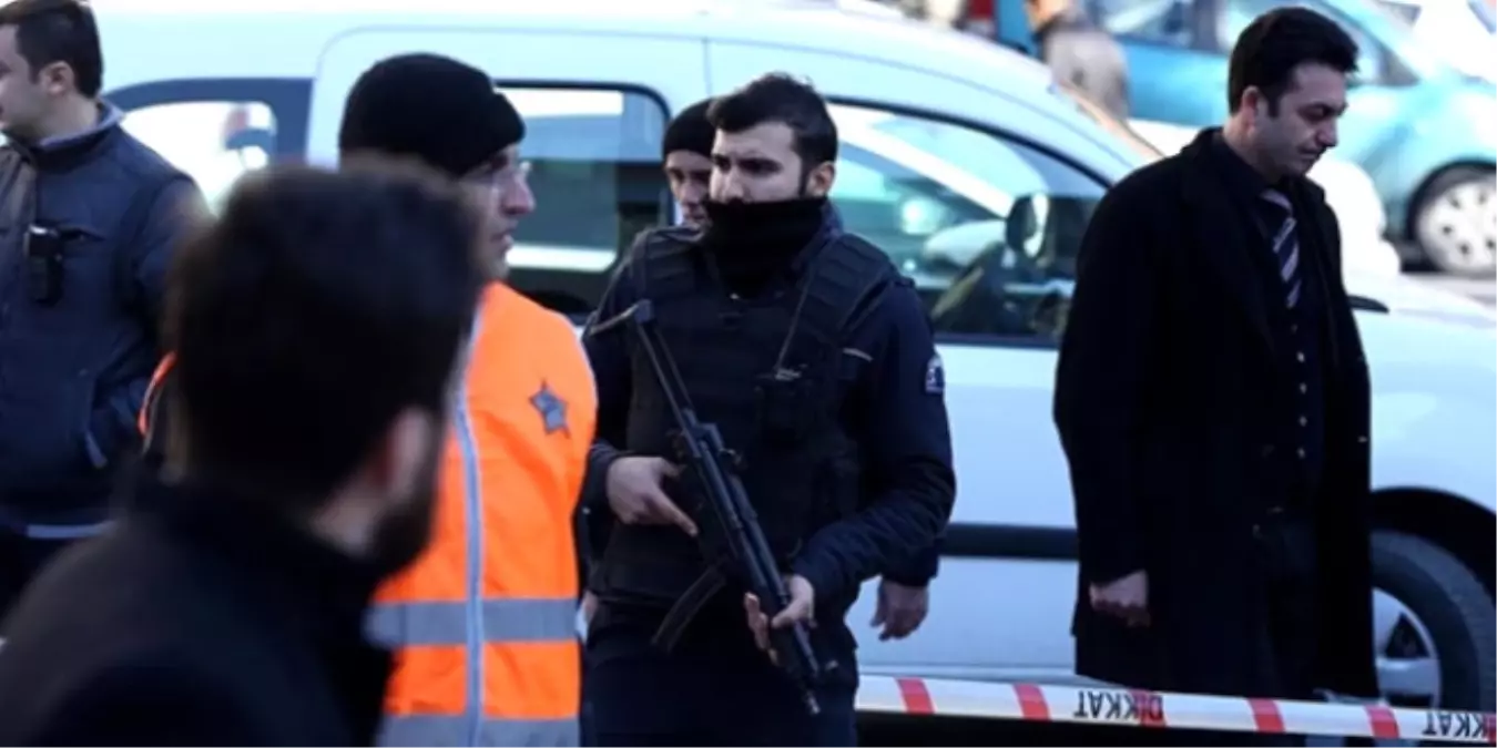 Kendisini Hastane Odasına Kilitleyen Polis İkna Edildi