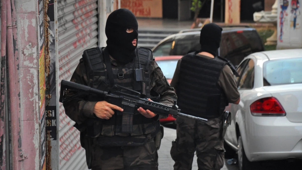 Kırşehir\'de, Aranan 9 Kişi Yakalandı