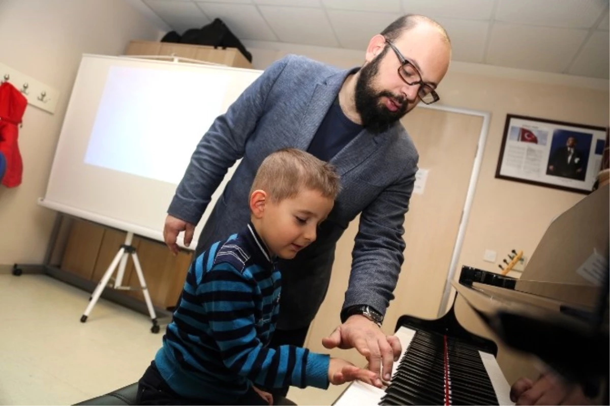 Küçükçekmeceli 2 Bin Anaokulu Öğrencisine Müzik Eğitimi