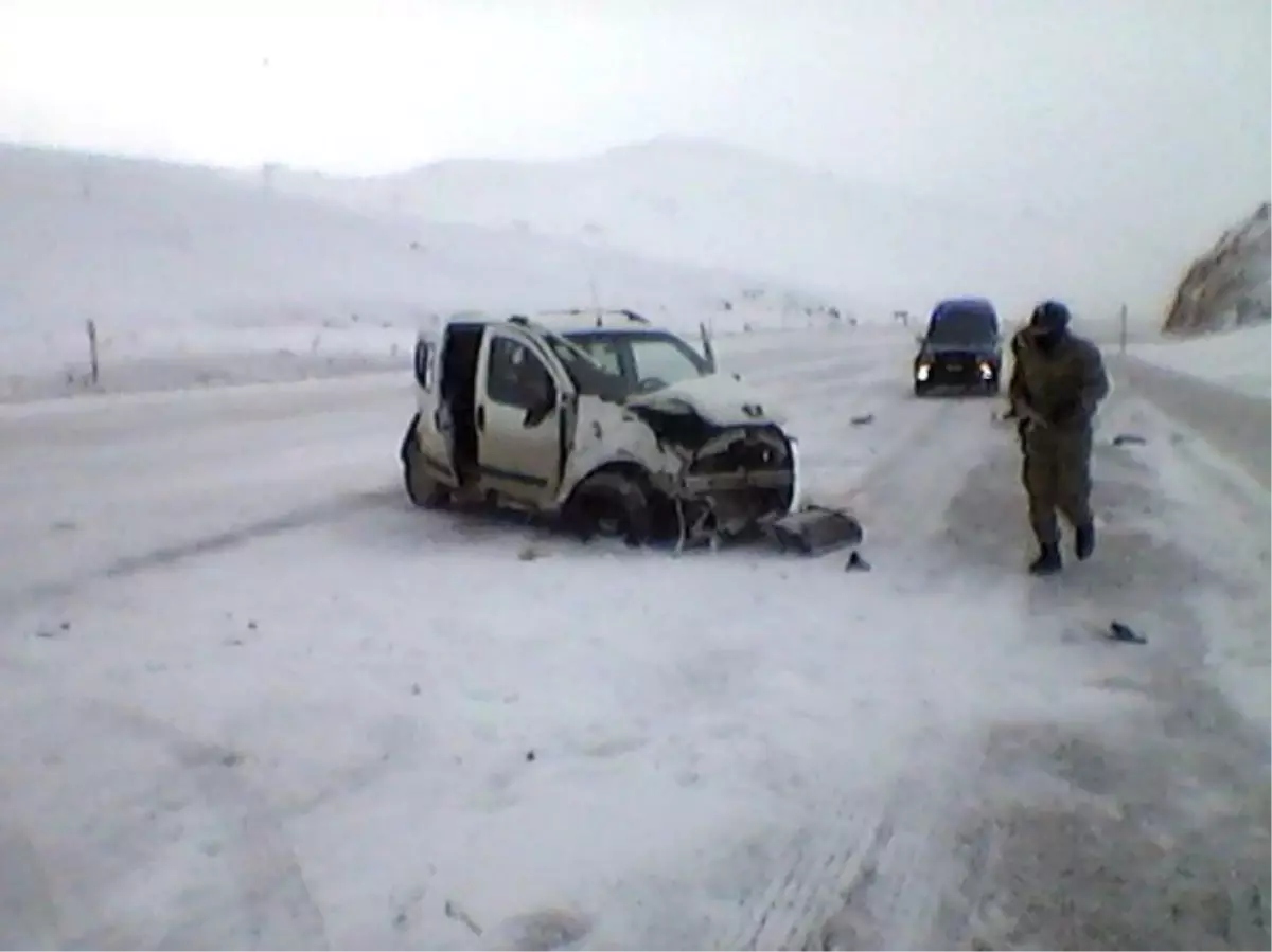 Malatya\'da Trafik Kazası: 1 Ölü, 2 Yaralı