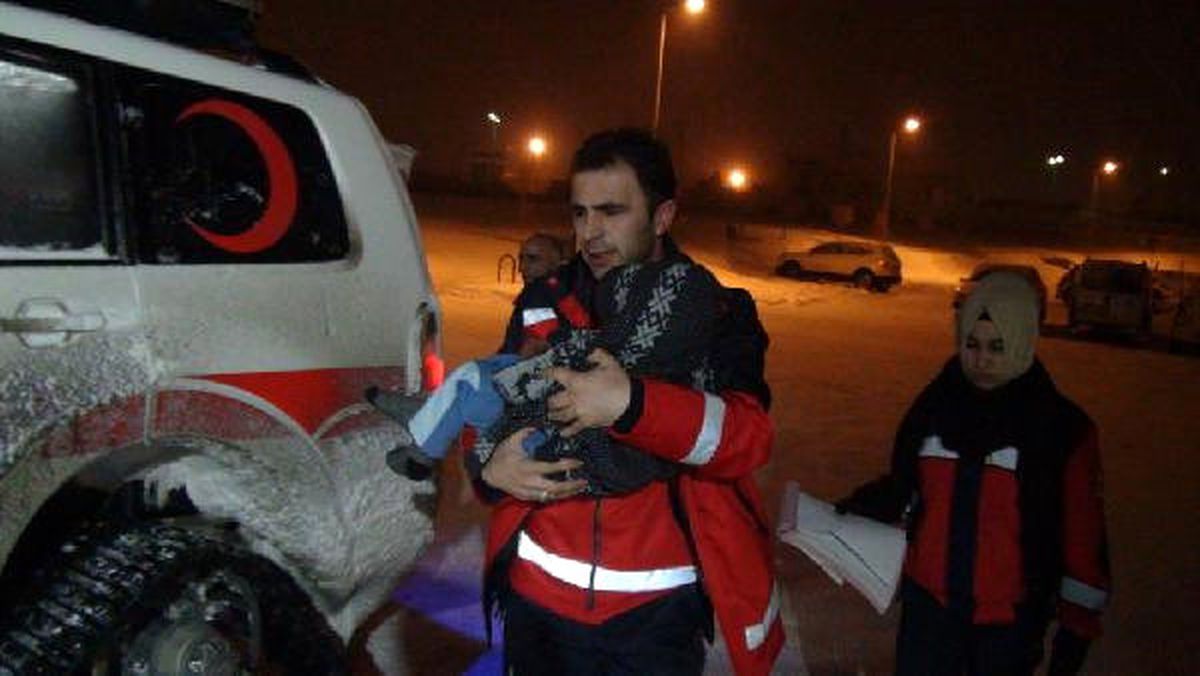 Minik Barancan İçin 6 Saat Karla Mücadele