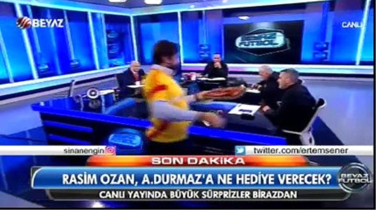 Rasim Ozan Stüdyoya Sucuk ve Pastırmayla Geldi