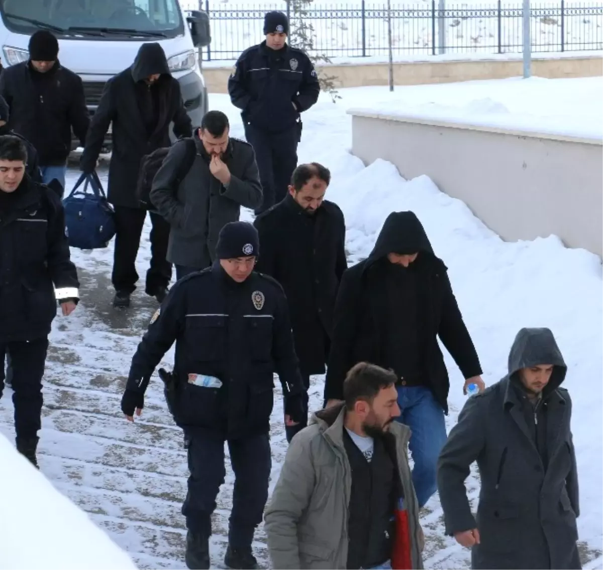 Sivas\'ta Fetö\'den 11 Polis Tutuklandı