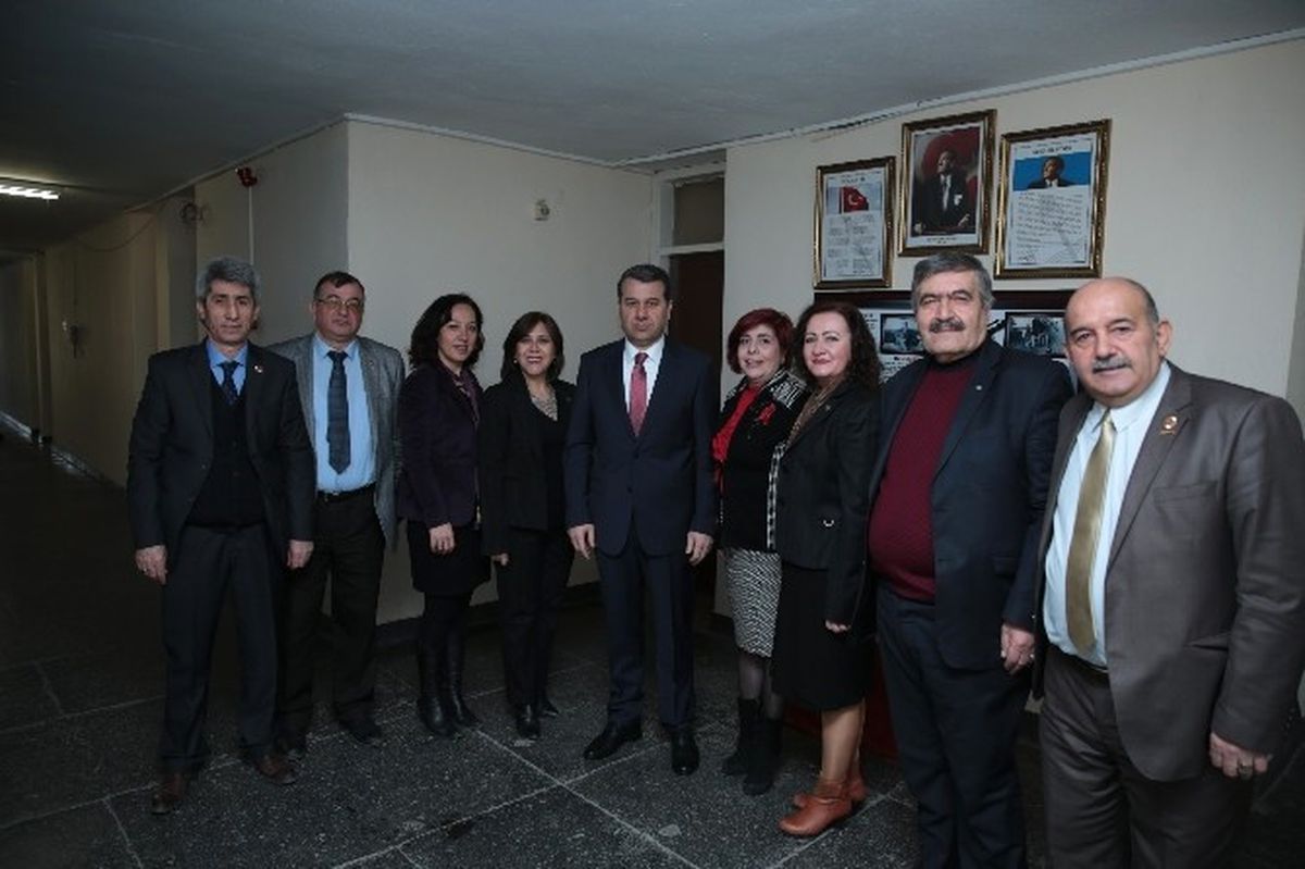 Vali Azmi Çelik, Eskişehir Muhtarlar Birliği\'ni Ziyaret Etti