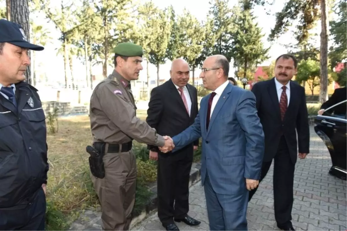 Vali Demirtaş\'tan Karaisalı Kaymakamlığı\'na Ziyaret