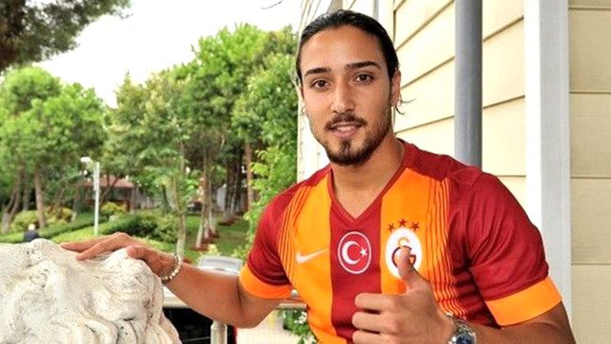 Tarık Çamdal\'ın Twitter Adresi Çalındı, Çıplak Fotoğraf Paylaşıldı