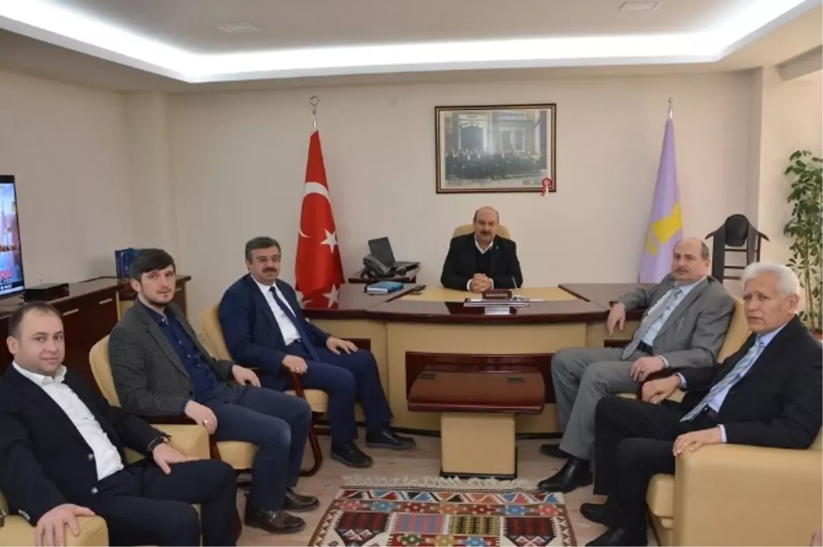 AK Parti Heyetinden Başkan Konak\'a Ziyaret