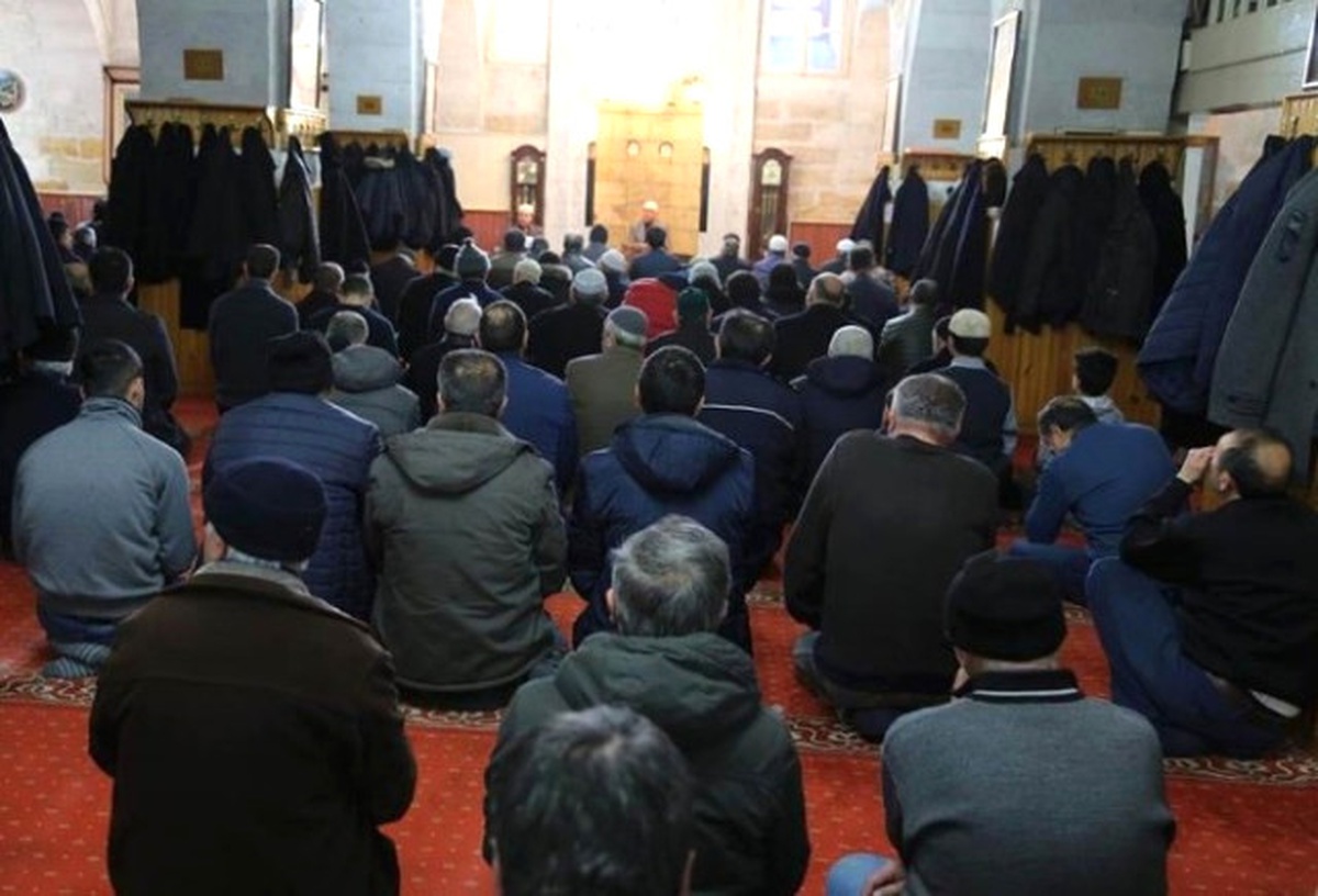 Bakan Tüfenkci\'nin Annesi İçin Mevlit Okutuldu
