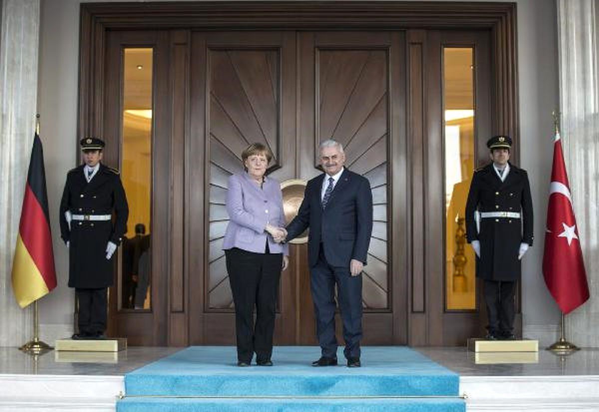 Başbakan Yıldırım ile Almanya Başbakanı Angela Merkel Bir Araya Geldi