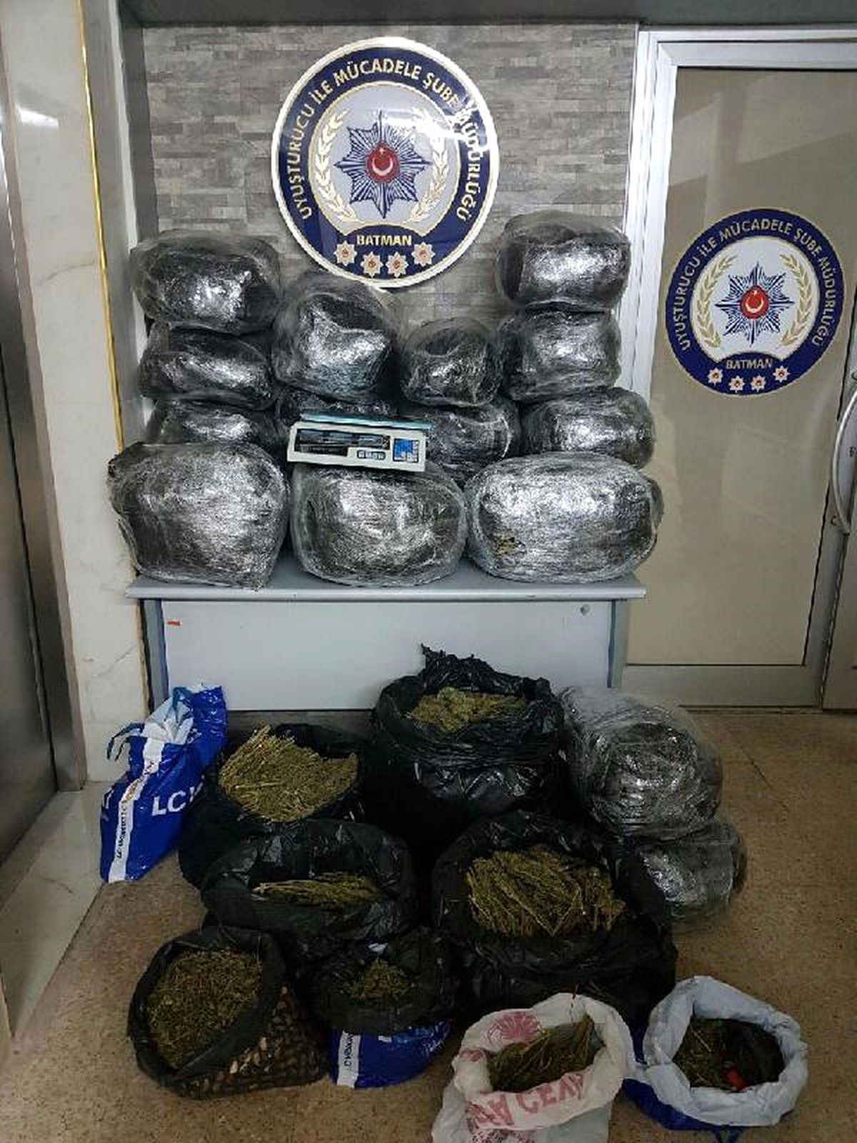 Batman\'da 121 Kilo Esrar Ele Geçirildi