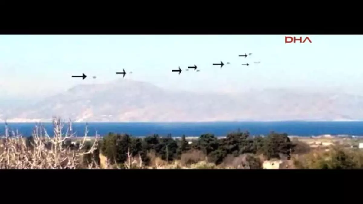 Bodrum - Yunan Askerinden Paraşütlü Atlayışla Gövde Gösterisi