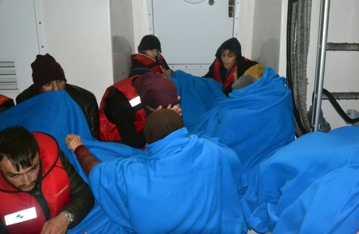 Dha Yurt - Çeşme Açıklarında Lastik Bottaki Göçmenler Böyle Kurtarıldı