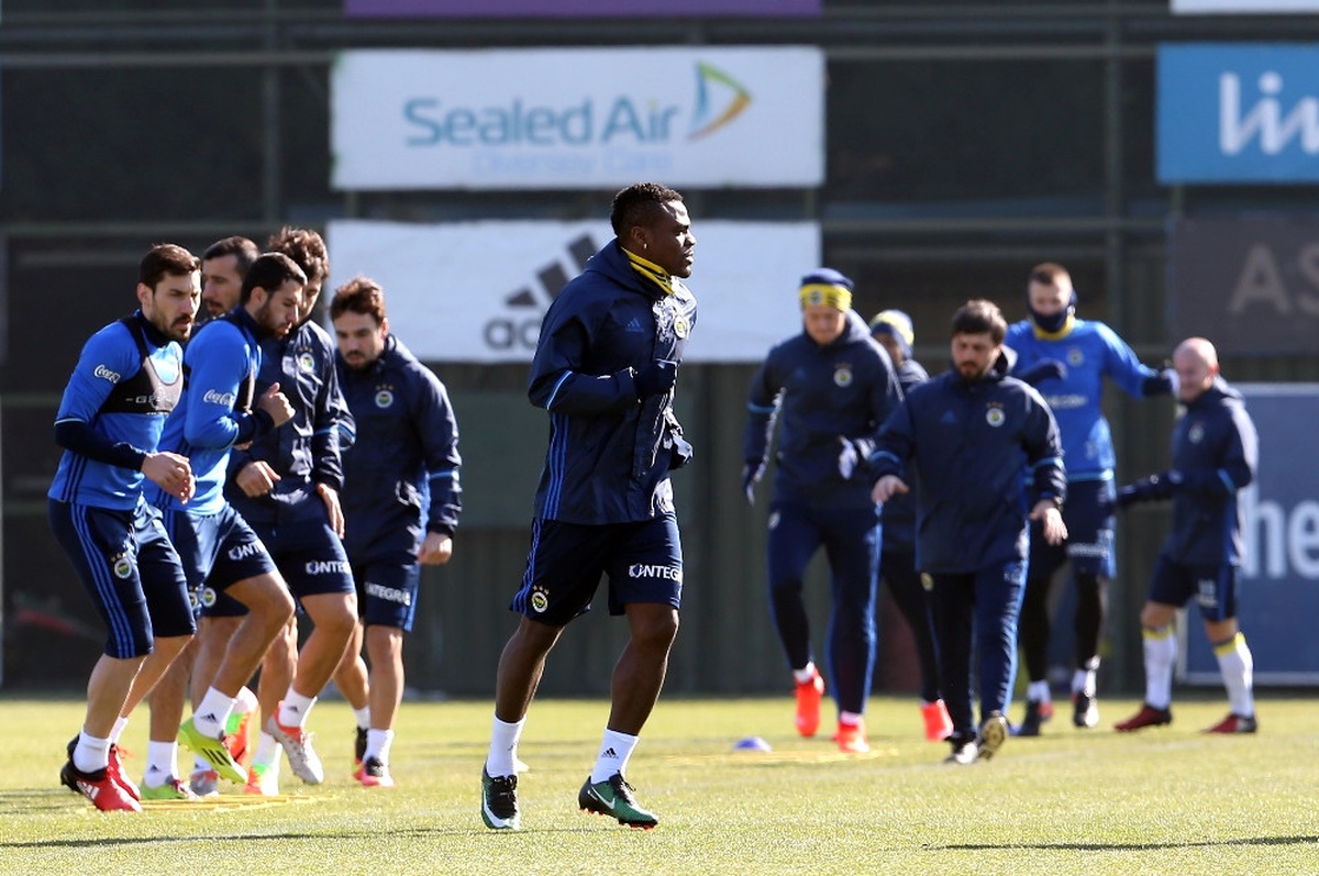 Emenike ve Van Der Wiel Takımla Çalıştı