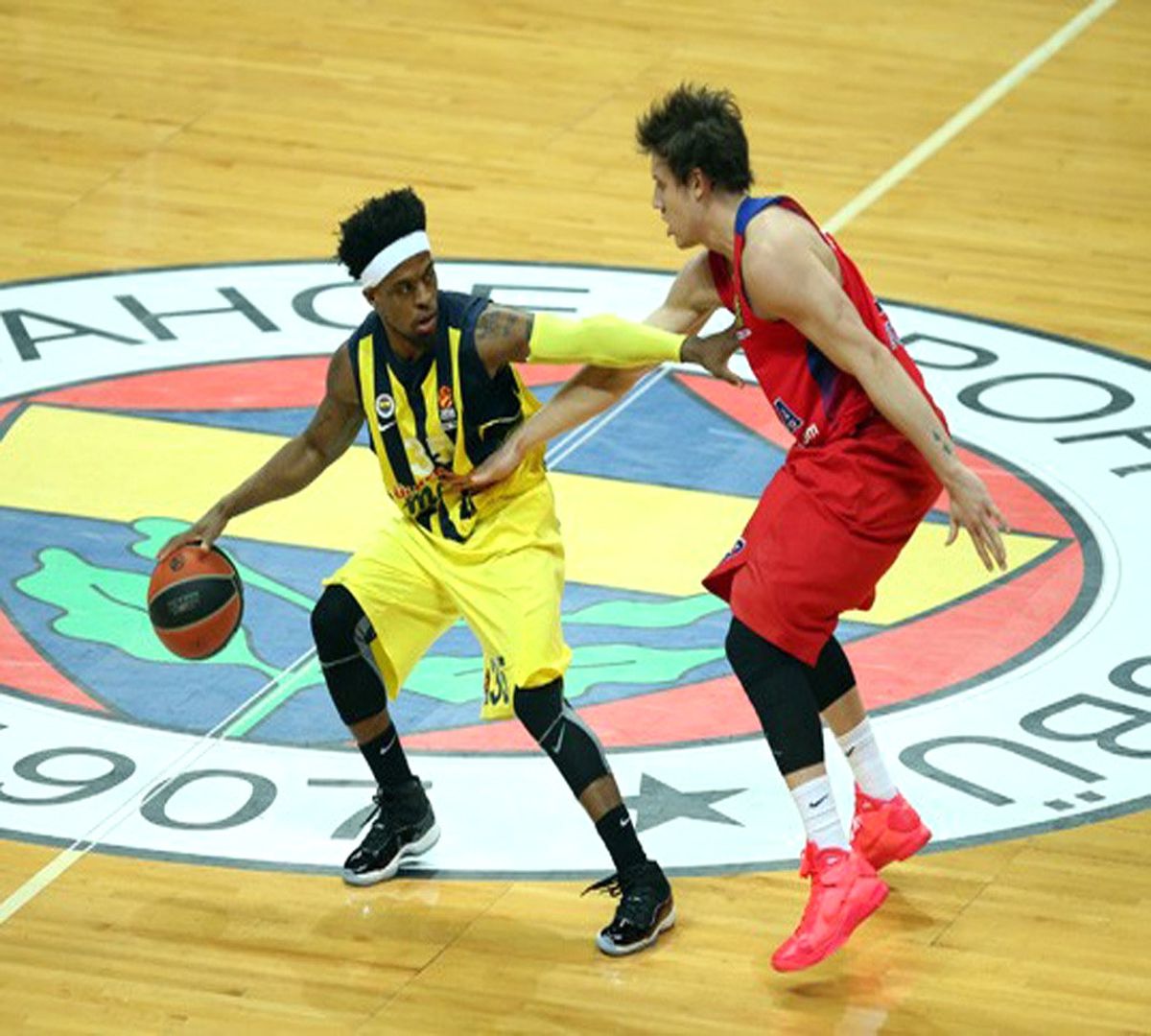 Fener Son Avrupa Şampiyonunu Bir Kez Daha Devirdi