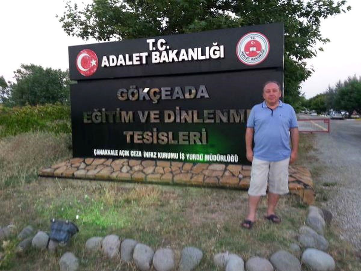 Fetö\'den Aranan Birsa Ağır Ceza Mahkemesi Başkanı Baş, İstanbul\'da Polise Teslim Oldu
