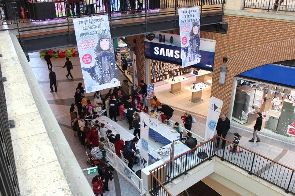 Forum Mersin\'de Kar Festivali