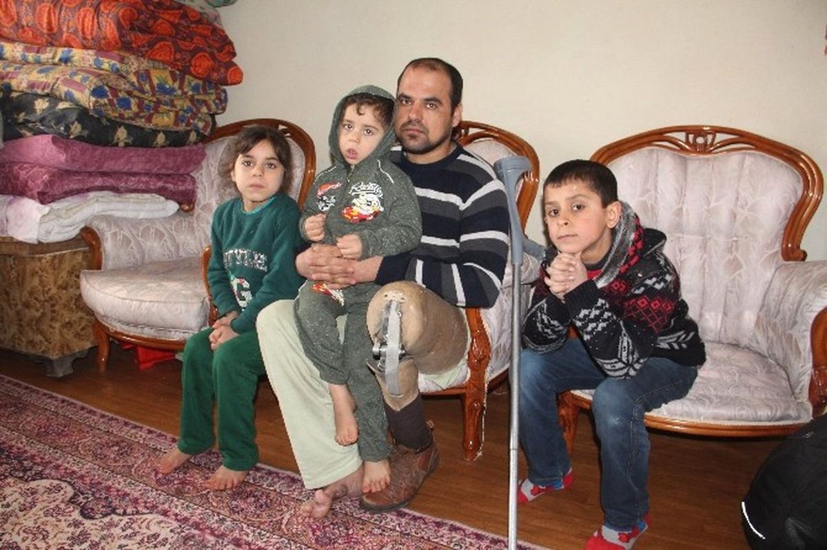 Iraklı Mülteci Aile Türkiye\'de Hayata Tutundu