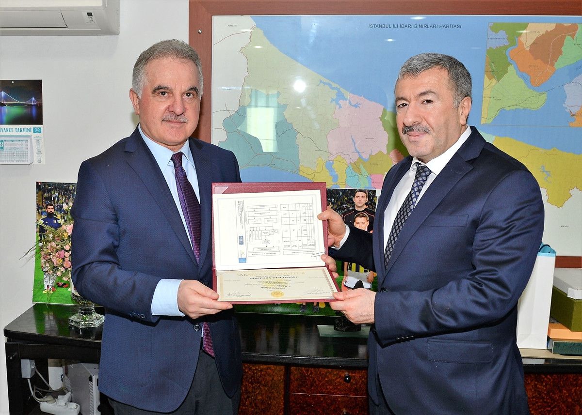 İstanbul Emniyet Müdürü Çalışkan, Doktora Diplomasını Aldı