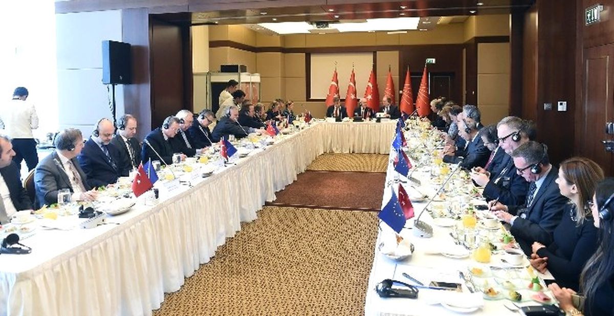 Kılıçdaroğlu, AB\'ye Üye Ülkelerin Büyükelçileri ile Bir Araya Geldi