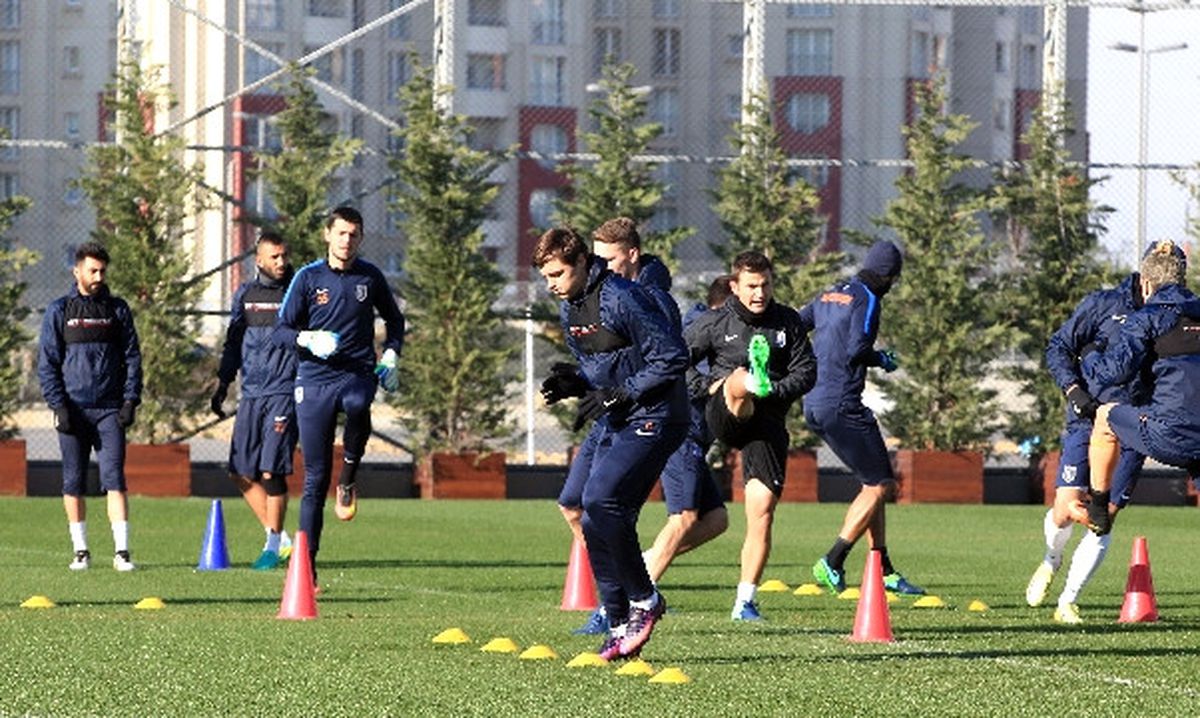 Medipol Başakşehir\'de Galatasaray Maçı Hazırlıkları