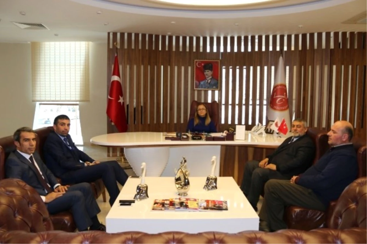 Nevşehirliler Federasyonu Başkanı Mustafa Şen\'den Rektör Kılıç\'a Ziyaret