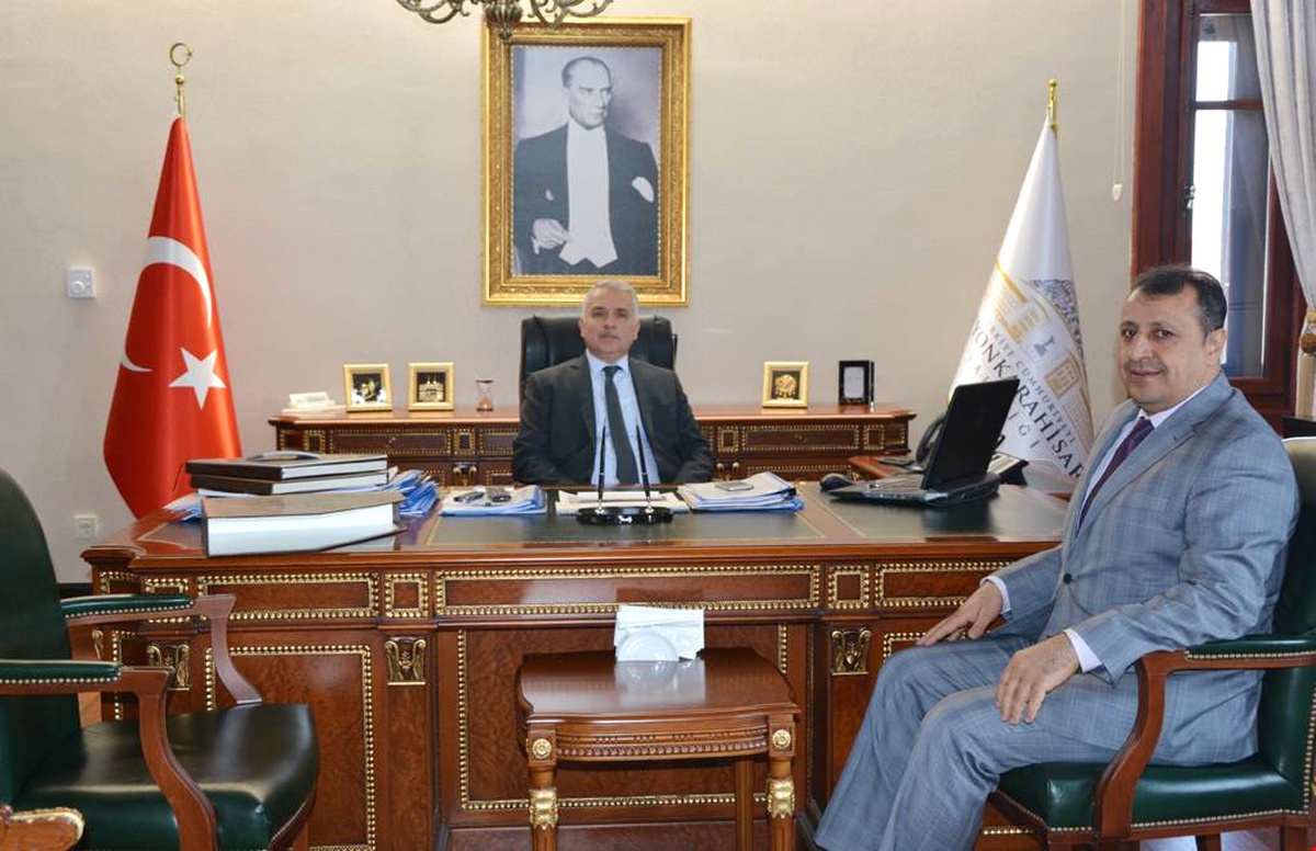 PTT Müdürü Örsdemir, Vali Yıldırım\'ı Ziyaret Etti