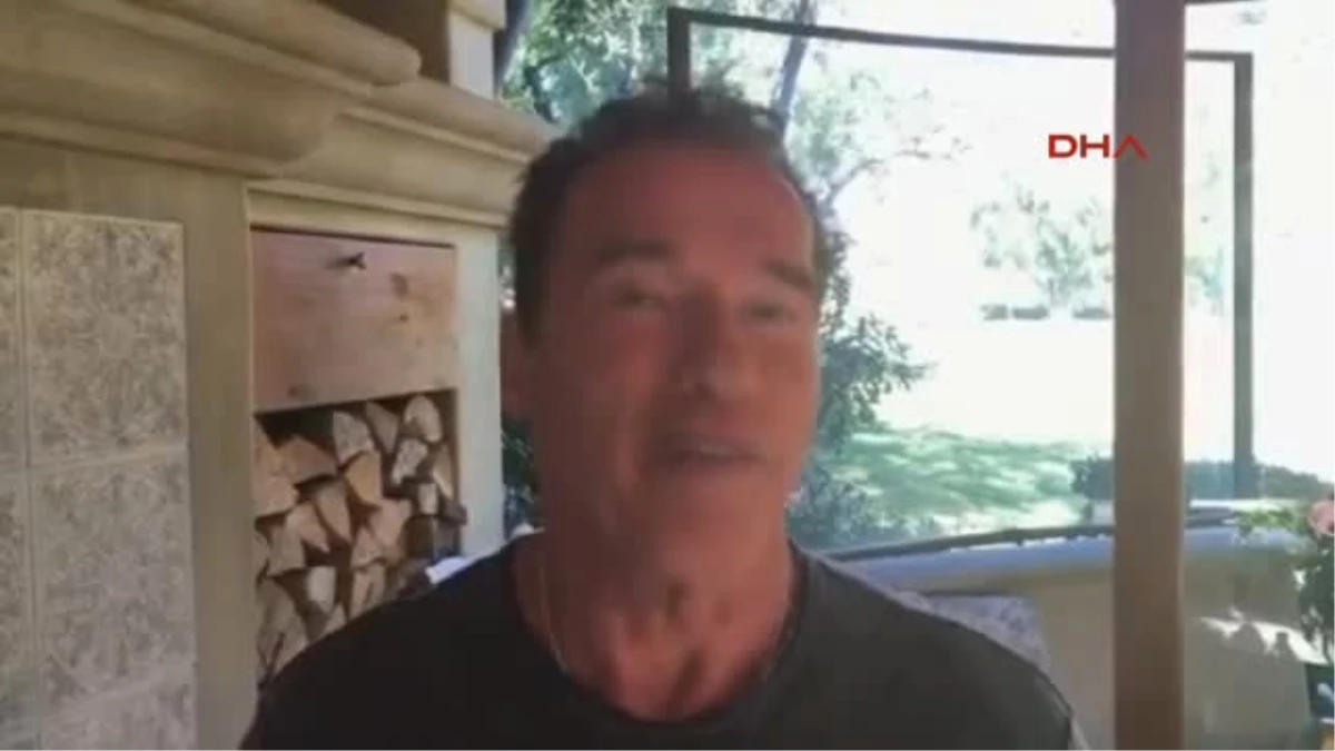 Schwarzenegger\'dan Trump\'a Işini Bana Devret, Insanlar Rahat Uyuyabilsin