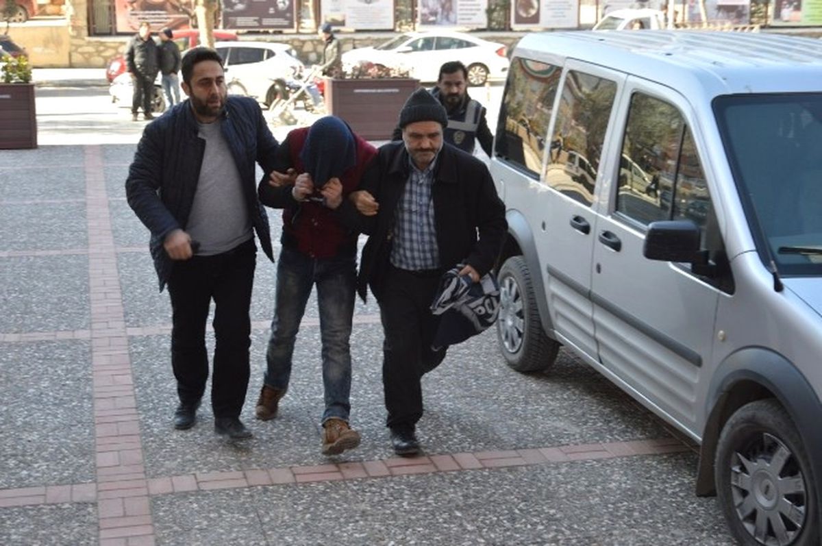 Silahlı Market Soyguncusu ve Gözcüsü Tutuklandı