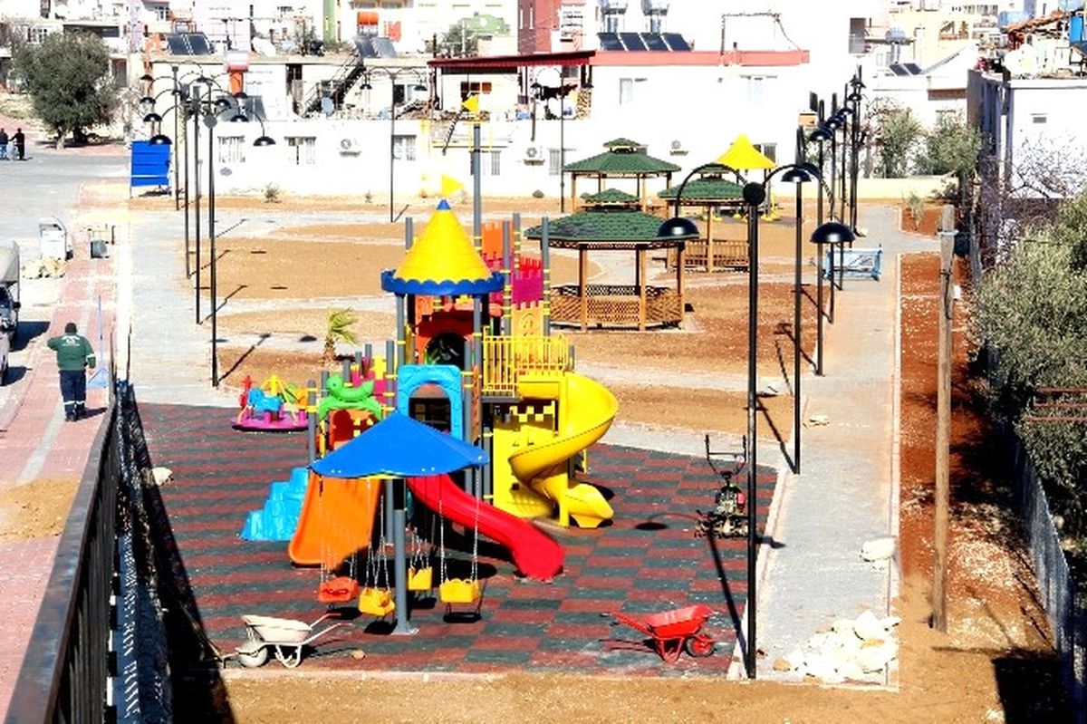 Silifke\'de Mukaddem Mahallesi\'ne Park Yapılıyor