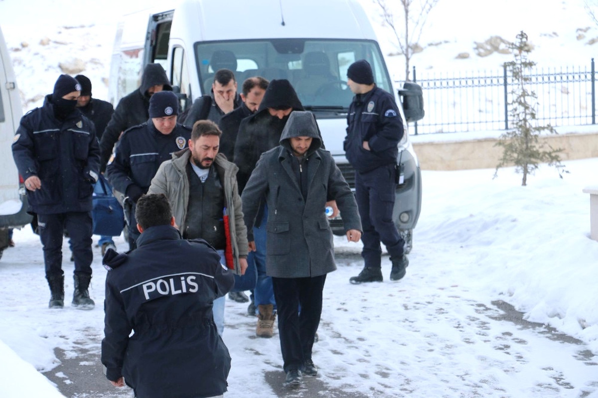 Sivas\'ta Fetö\'den 6 Polis Daha Tutuklandı