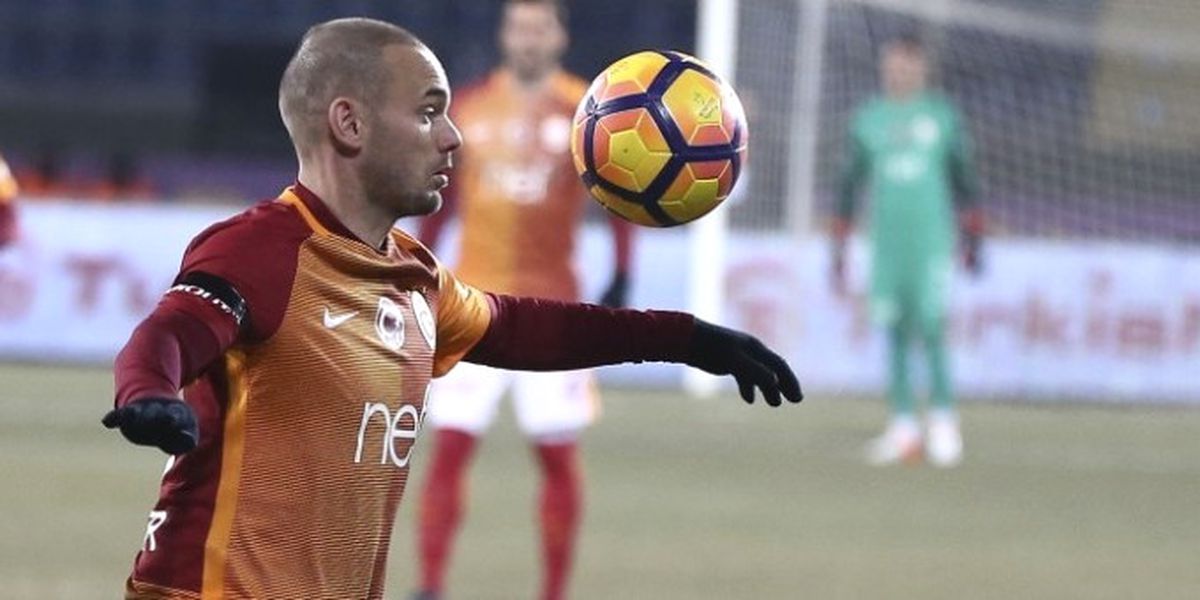 Sneijder\'den Taraftarı Rahatlatan Açıklama!