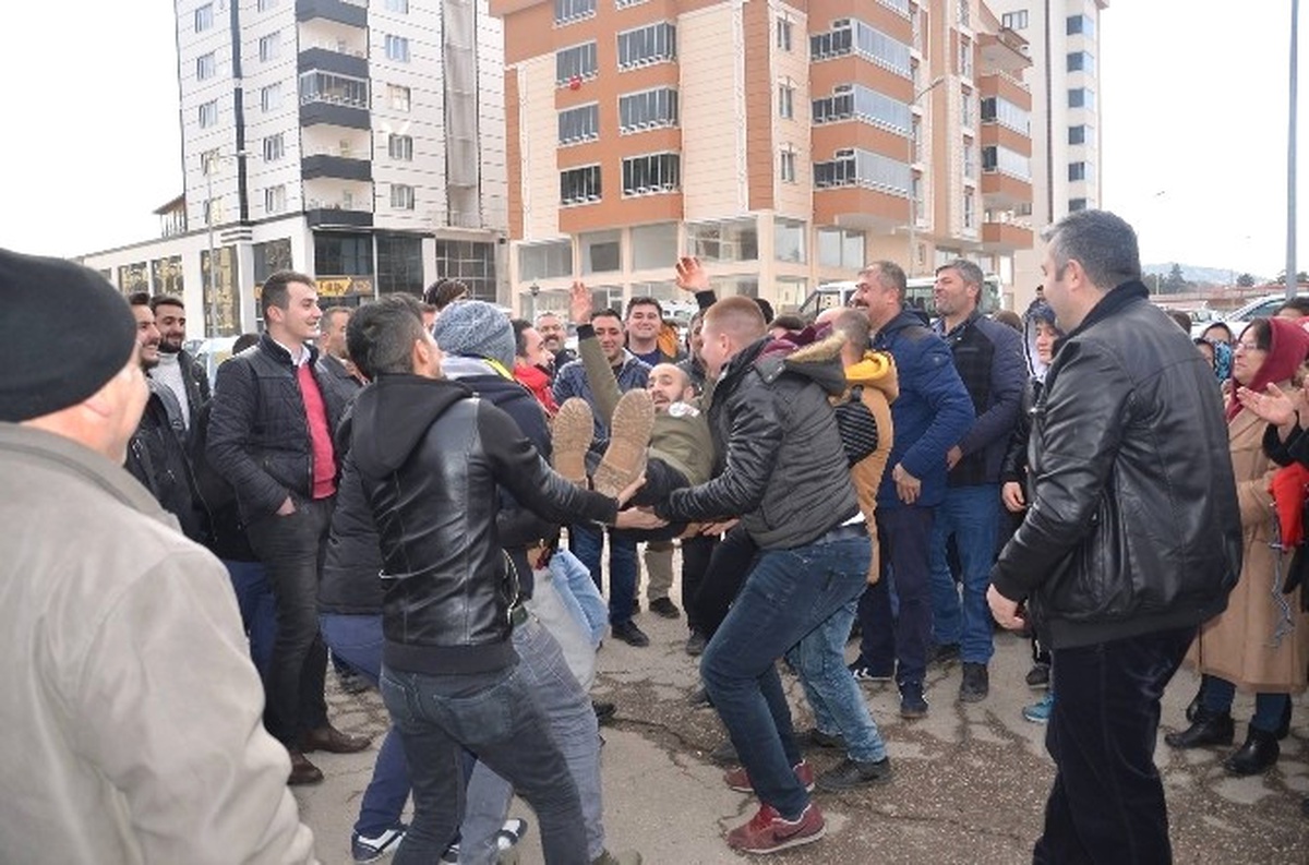 Tokat\'ta Asker Adayları Birliklerine Uğurlandı