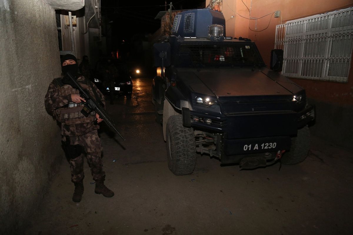 Adana\'da Pkk/kck Operasyonu: 22 Gözaltı