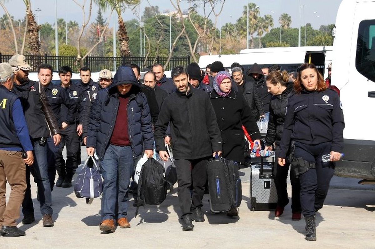 Antalya\'da \'Bylock\' Kullandığı Gerekçesiyle Gözaltına Alınan 31 Rütbeli Polis Adliyede