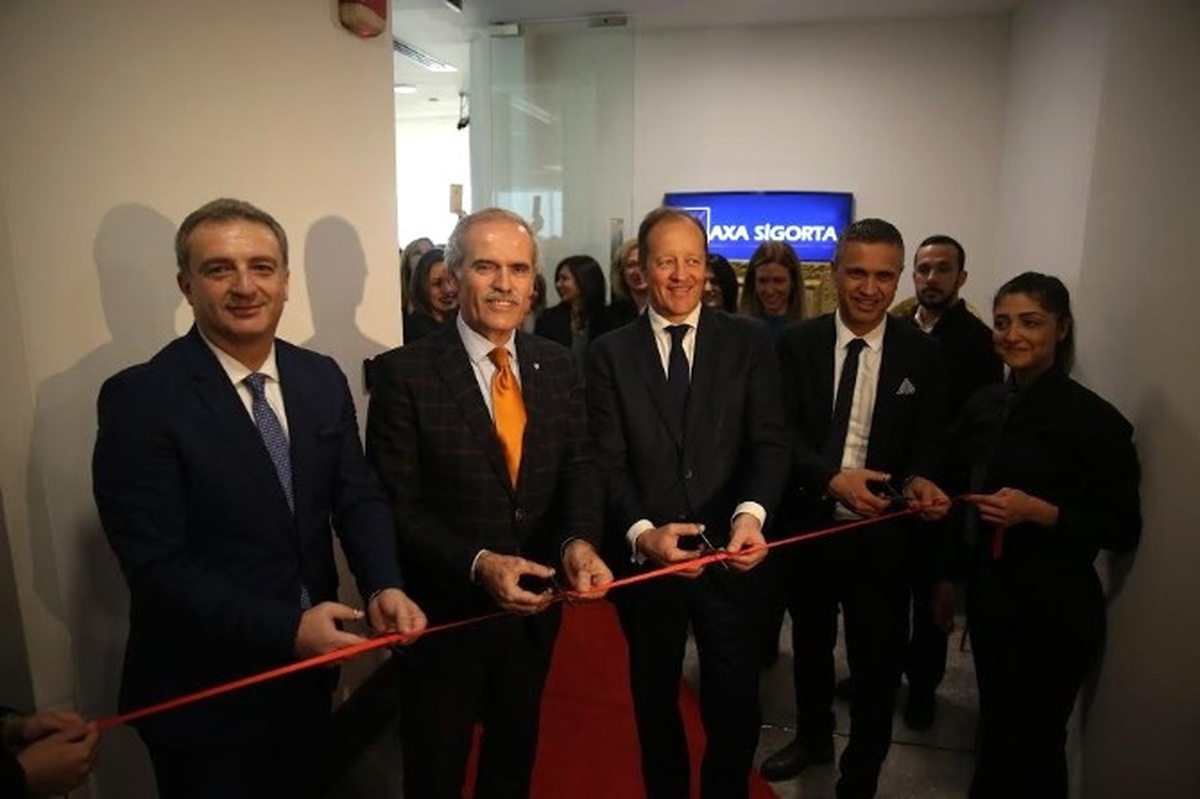 Axa Sigorta Marmara Bölge Müdürlüğü\'nün Yeni Binasını Başkan Altepe Açtı