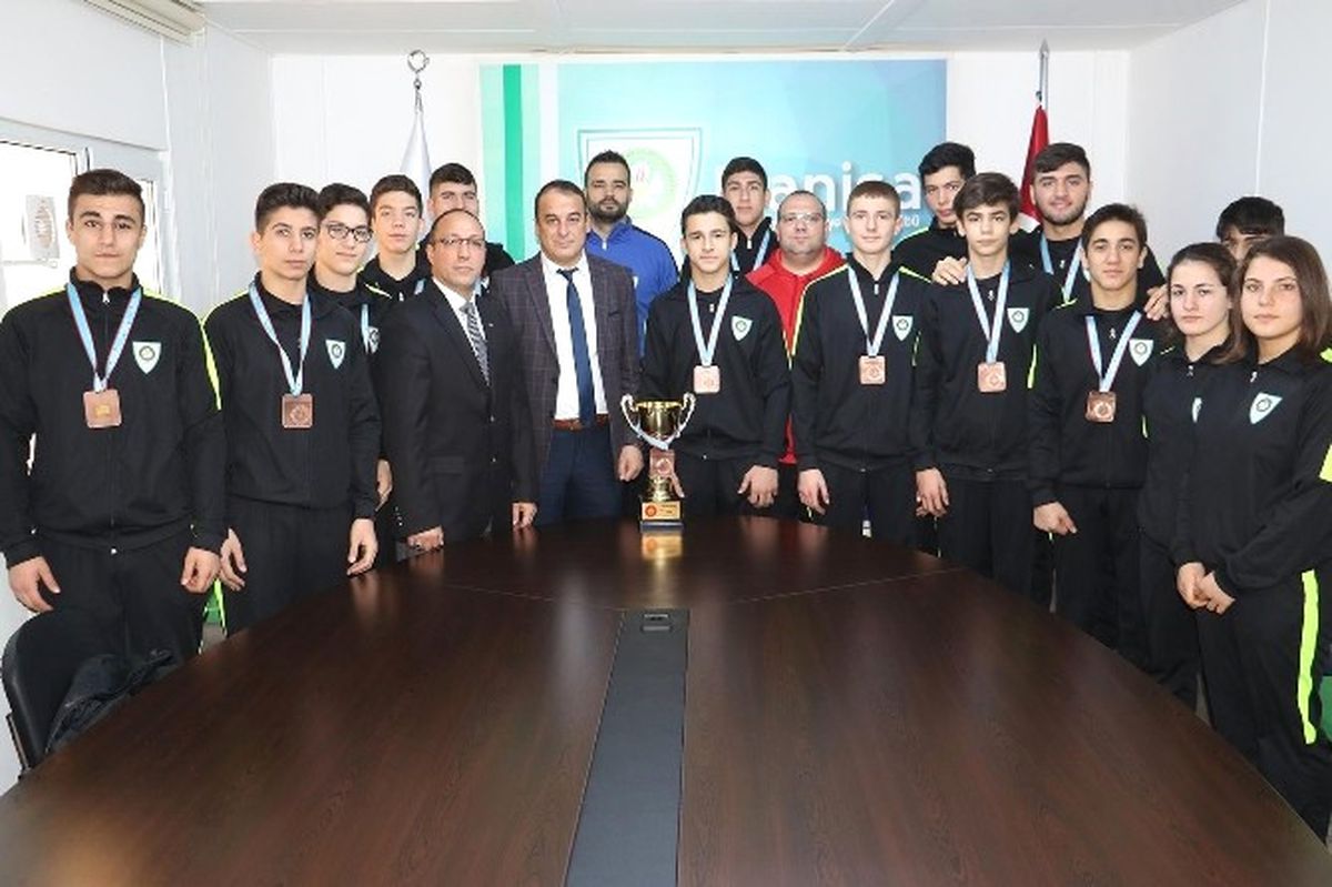 Başarılı Judocular Manisa\'da Coşkuyla Karşılandı