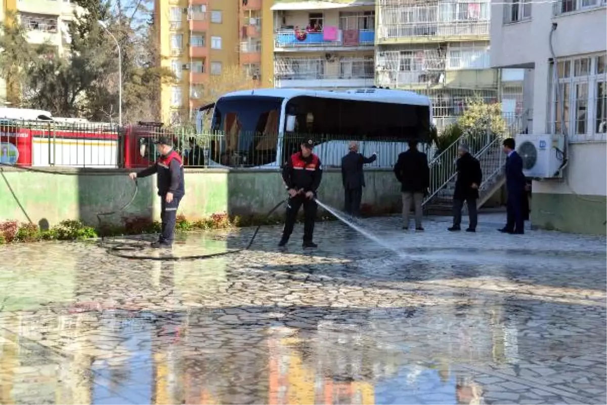 Dha Yurt - Başbakan\'a Cuma Namazı Hazırlığı