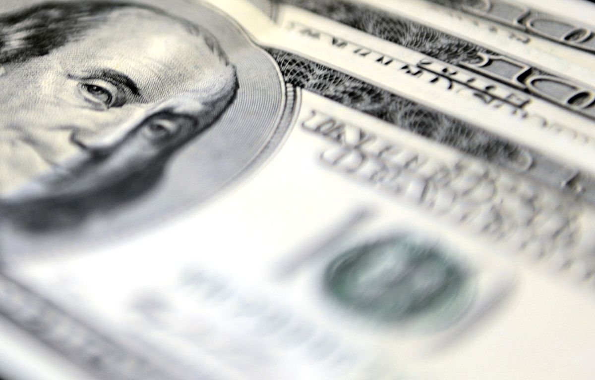 Dolar 3,70\'in Altına Geriledi