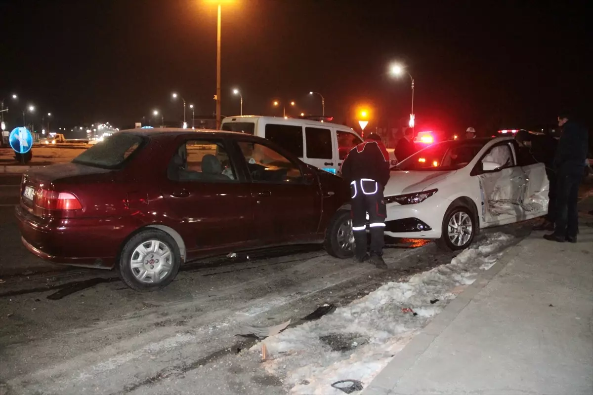 Elazığ\'da Trafik Kazası: 6 Yaralı