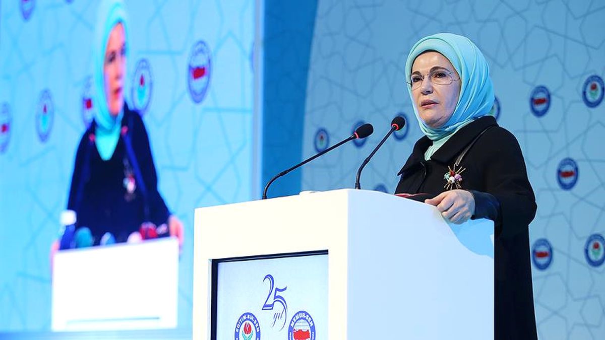 Emine Erdoğan, Eğitim-Bir-Sen 4. Türkiye Eğitimci Kadınlar Buluşması\'nda Konuştu
