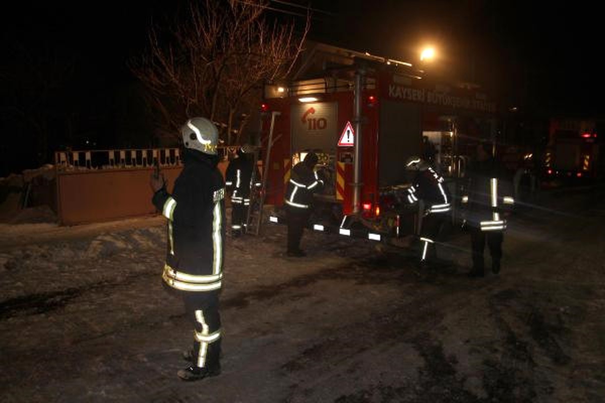 Eskişehir\'de Kız Öğrenci Yurdunda Yangın