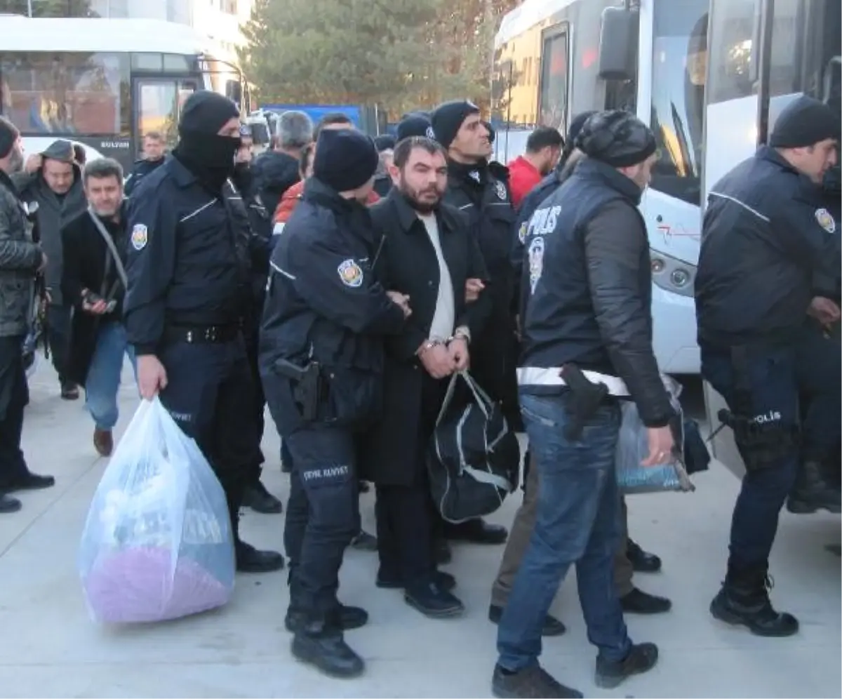 Fırıncılara Baskı Yapıp Haraç Aldıkları İddiasıyla 30 Kişi Tutuklandı
