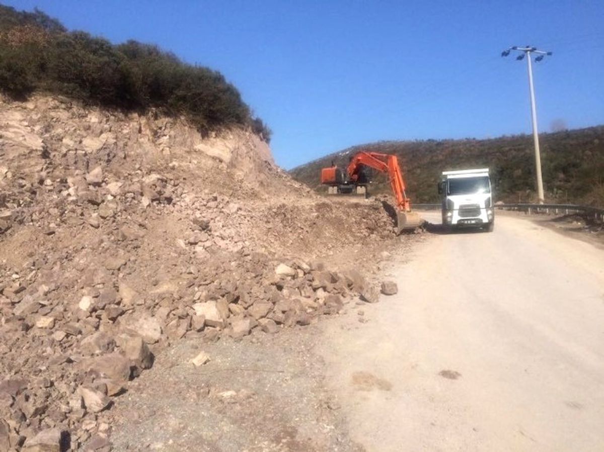 Hacıosman Mahallesinde Yol Genişletme Çalışması